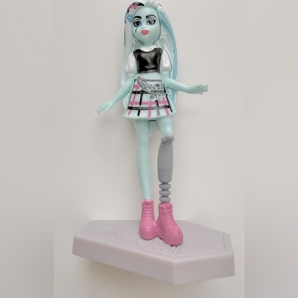 Monster High Cake Topper/Cupcake Topper Draculaura, Clawdeen & Frankie Stein - Picture 4 of 8